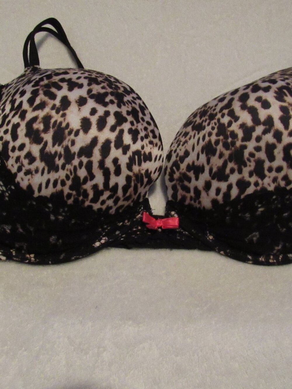 Victoria's Secret Very Sexy Animal Print Push Up Bra Size 38DD USED